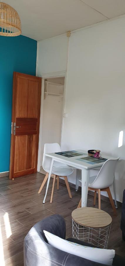 Ferienwohnung Meublé chez Gilbert Le Tampon Exterior foto
