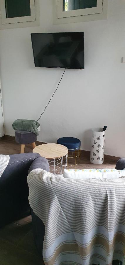 Ferienwohnung Meublé chez Gilbert Le Tampon Exterior foto